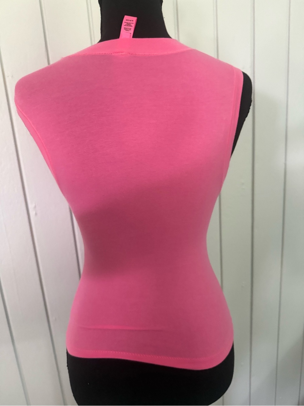 Women’s Sleeveless Crewneck Tank Top - Pink